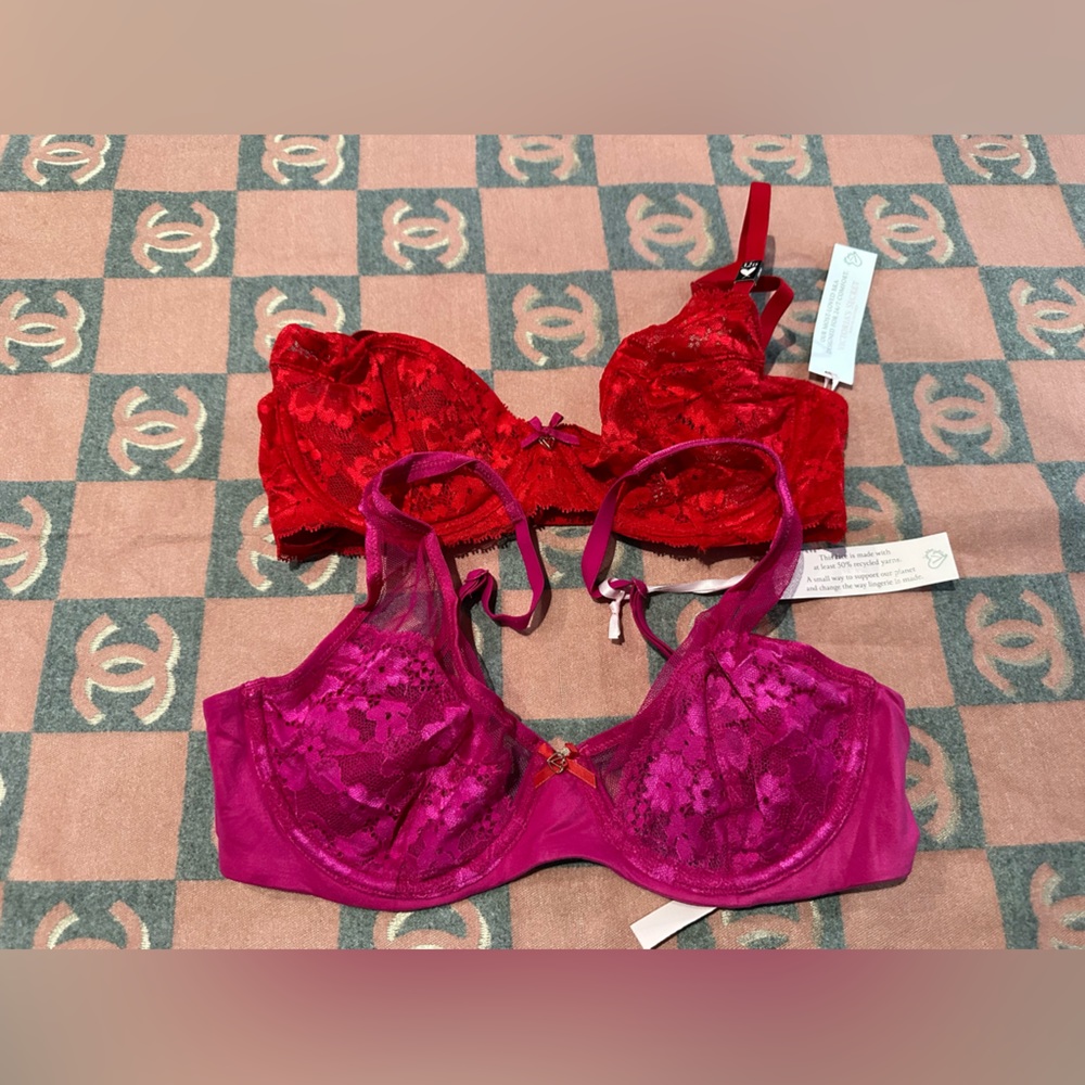 2 beautiful VS bras